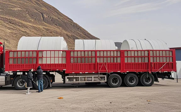 徽县塑料桶装车完毕准备运输中