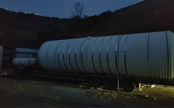 徽县圆桶运输途中